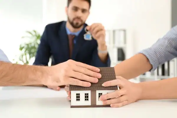 Couple arguing over property in divorce mediation Exeter